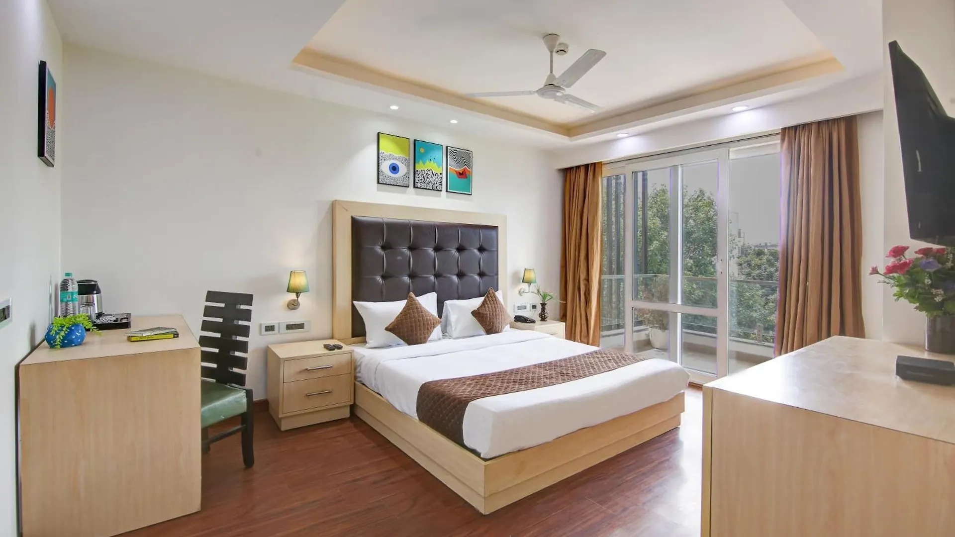 Limewood Stay - Unitech Cyber Park グルガウン