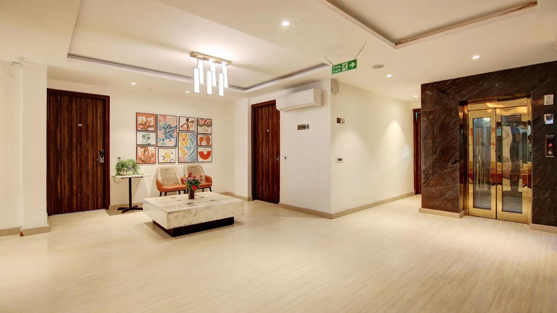 Limewood Stay - Unitech Cyber Park グルガウン インド