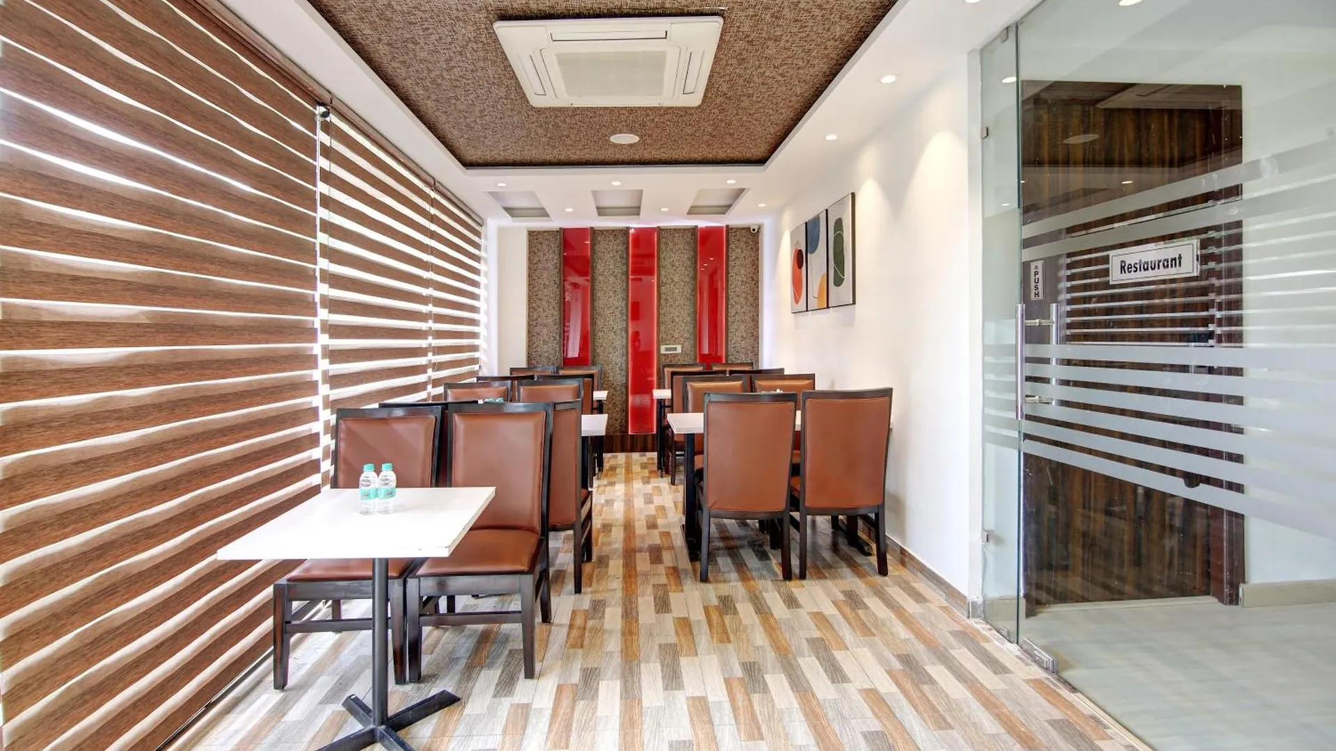 Limewood Stay - Unitech Cyber Park Γκουργκάον