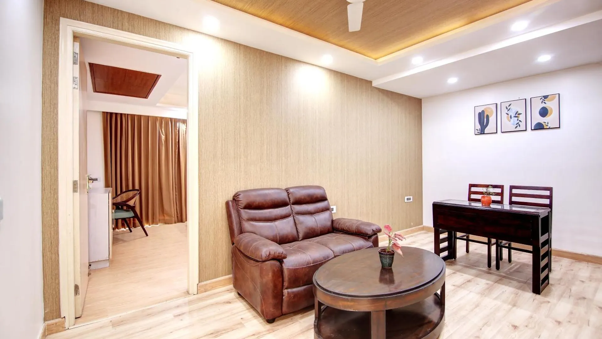 Limewood Stay - Unitech Cyber Park Γκουργκάον Ξενοδοχείο